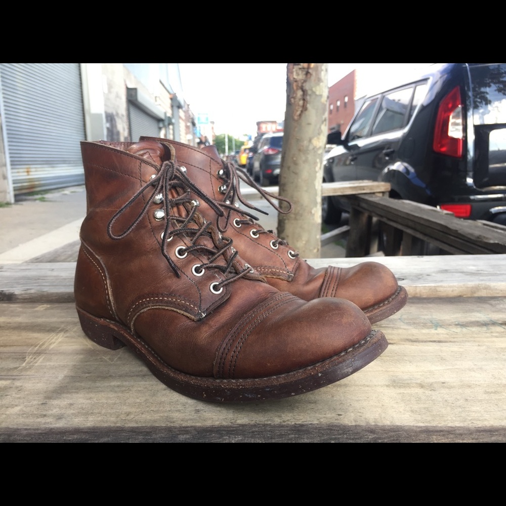 Red Wing Iron Rangers 8111 in Amber Size 9